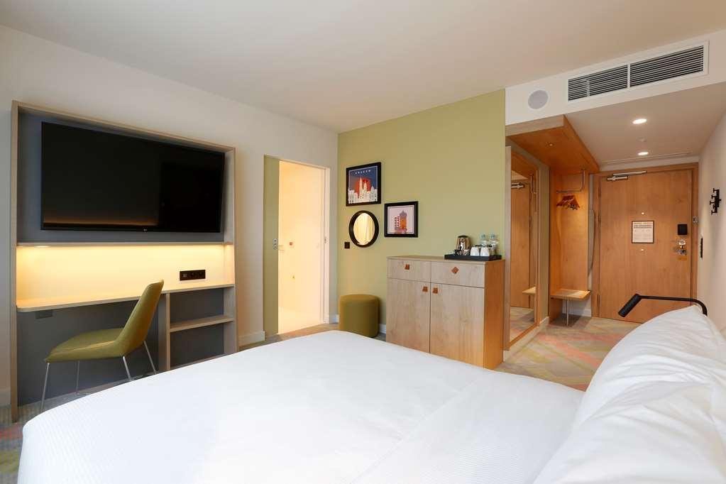 Hampton By Hilton Krakow Airport Hotel Balice Phòng bức ảnh