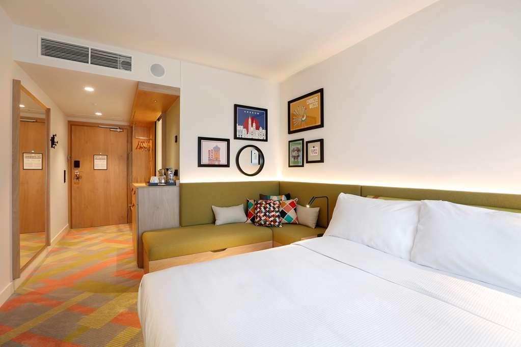 Hampton By Hilton Krakow Airport Hotel Balice Phòng bức ảnh